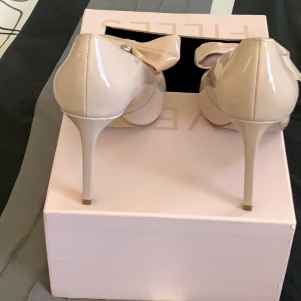 AVEC LES FILLES Joyce Azria Charlotte Pink Patent Pump Size 7.5 - Picture 3 of 4